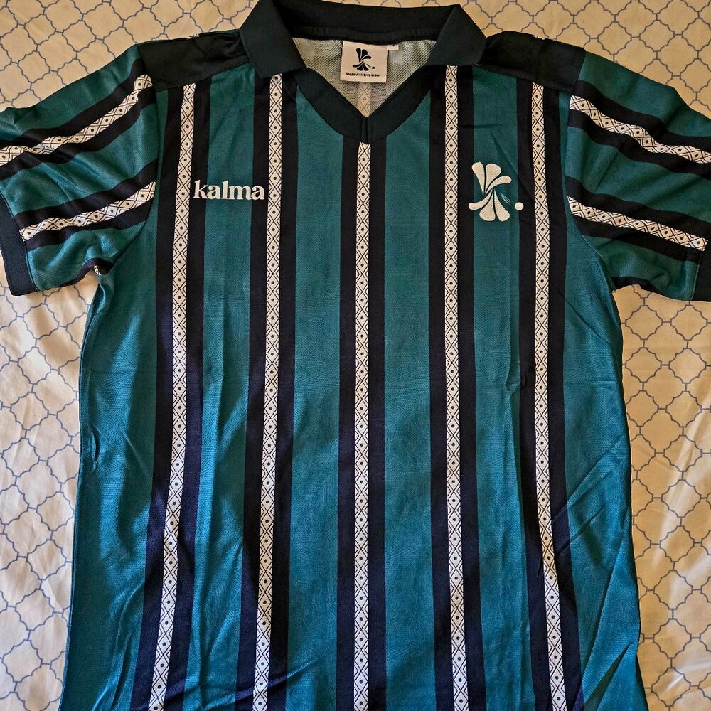Kalma Soccer Futbol Green & Blue Striped Jersey Size Medium NEW